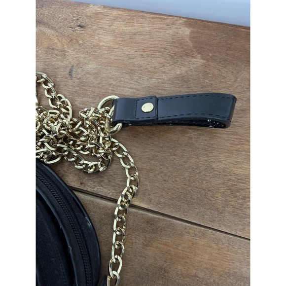 Lulu Guinness Loves Me Loves Me Not Daisy Bee Round Crossbody Bag Black Patent - Picture 9 of 10